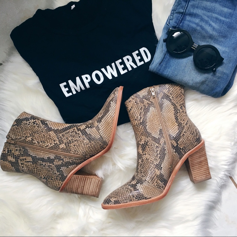 🌞 Free People Barclay Snake Western Boots